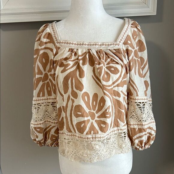 Christian Siriano Floral Lace Crocheted Hawaiian Blouse - Brown and Cream - Picture 3 of 11